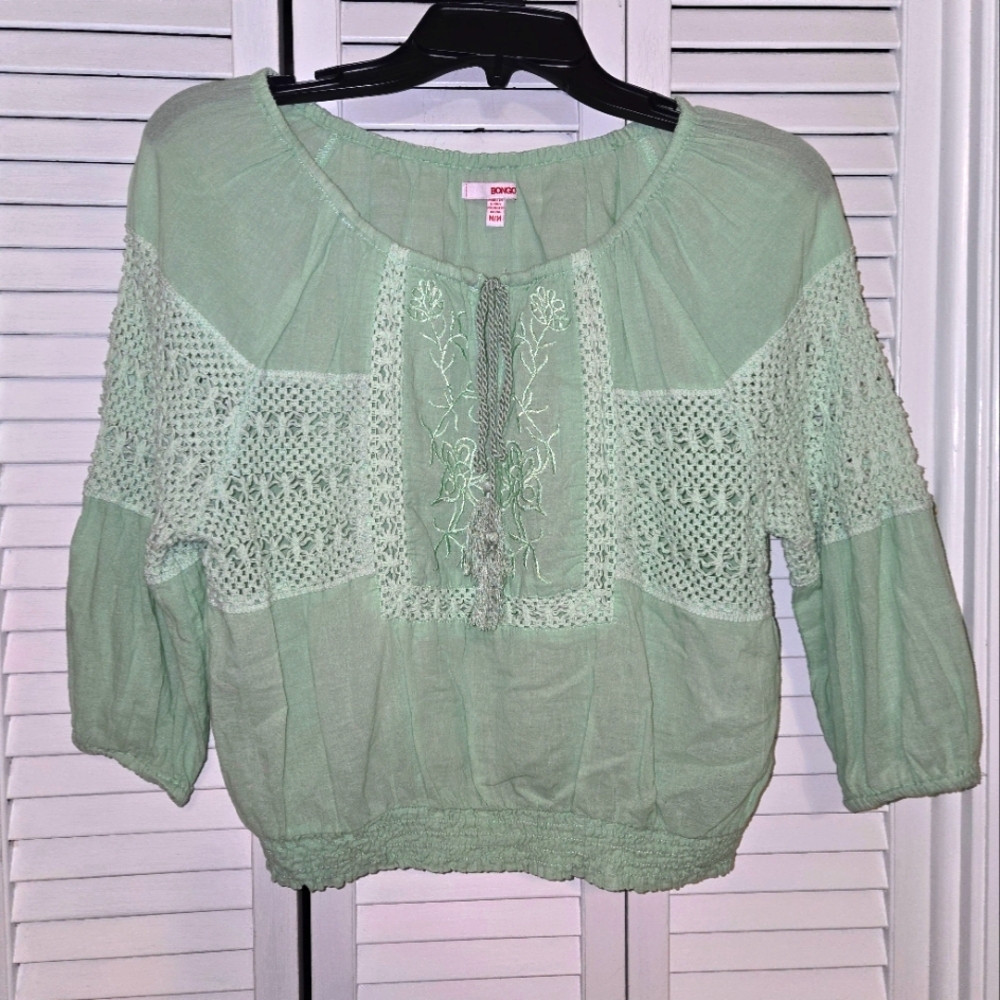 BONGO Women's M Boho Embroidered Top